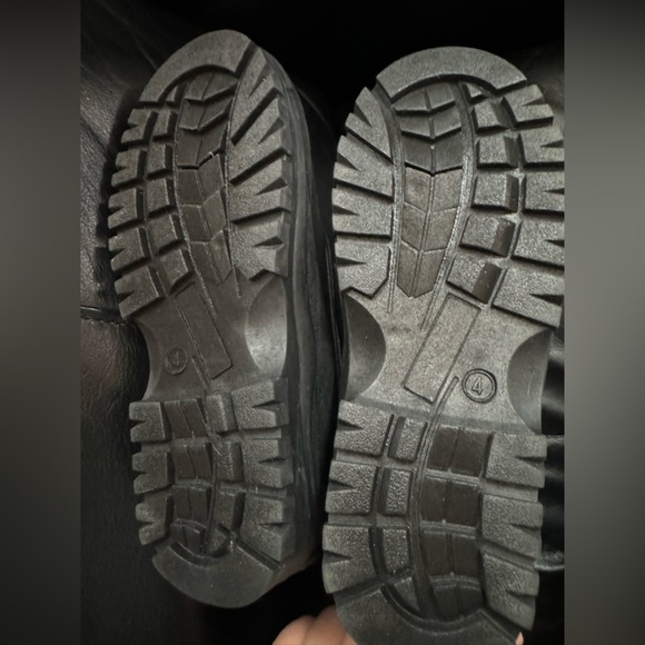 New/ kids snow boots size 4 - Picture 6 of 6
